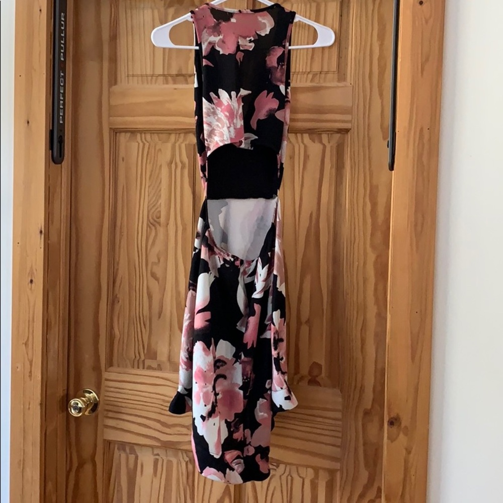 Dress - Picture 2 of 3